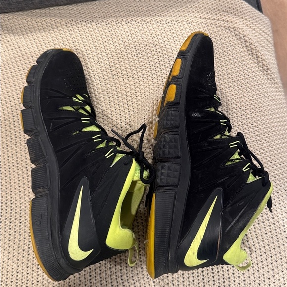Nike FEEE TRAINER 7.0 MENS 14Black and Neon green Sneakers